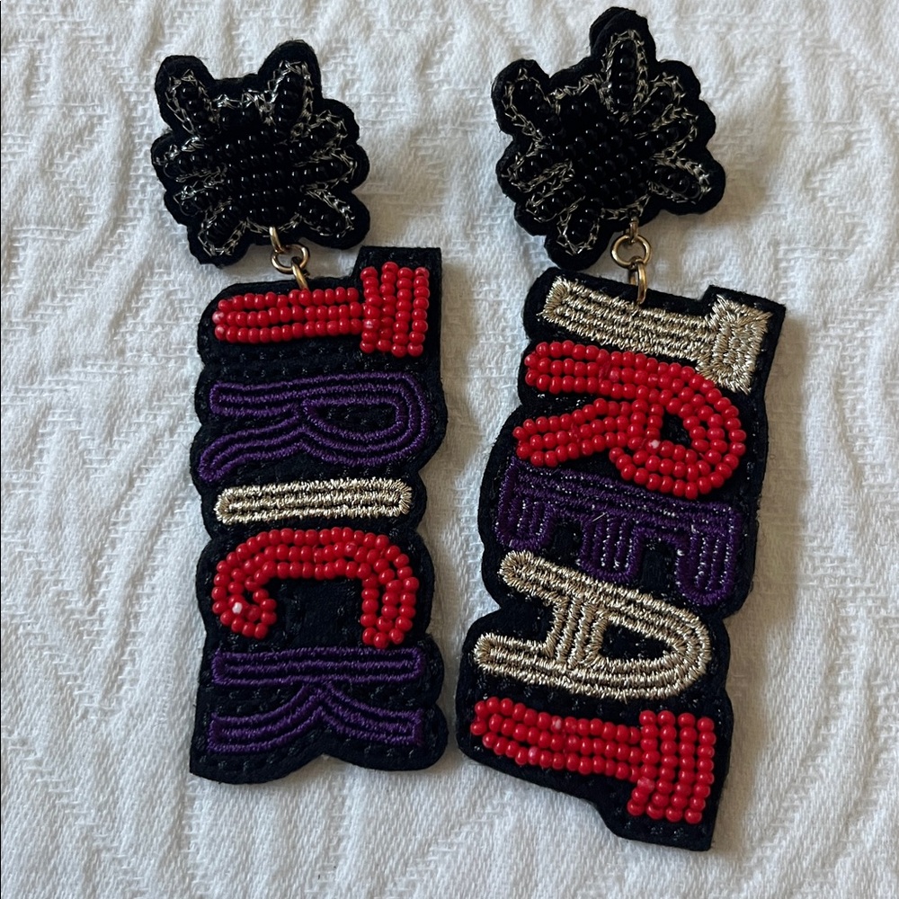 Lot of 3 Beaded Statement Earrings ๐๐ท๏ธ๐ฆ - Picture 2 of 4